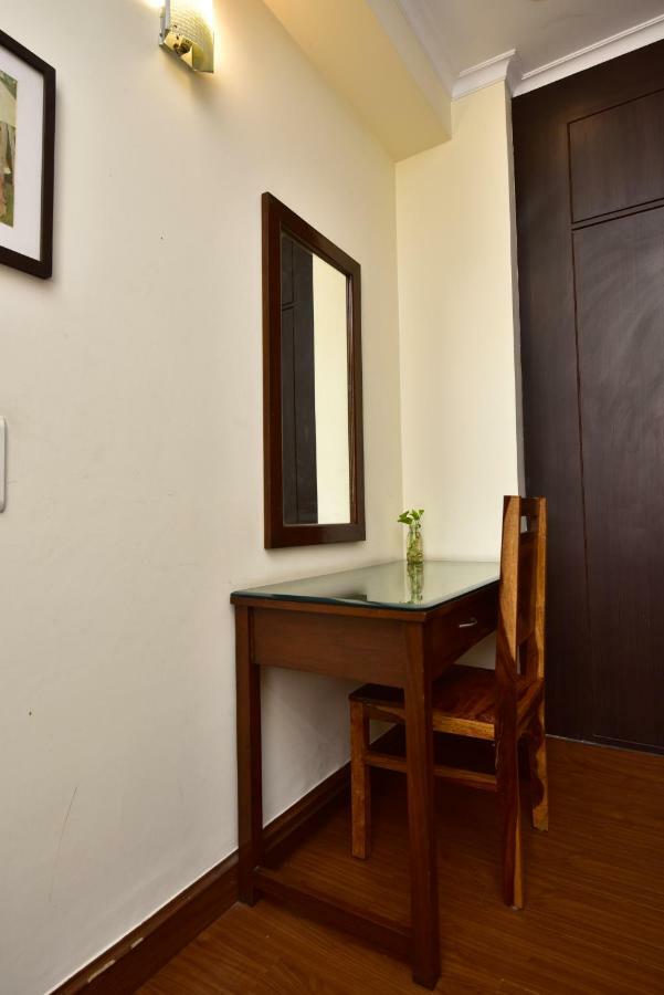 2bhk Comfortable Furnished Serviced In Hauz Khas - Woodpecker Inn
