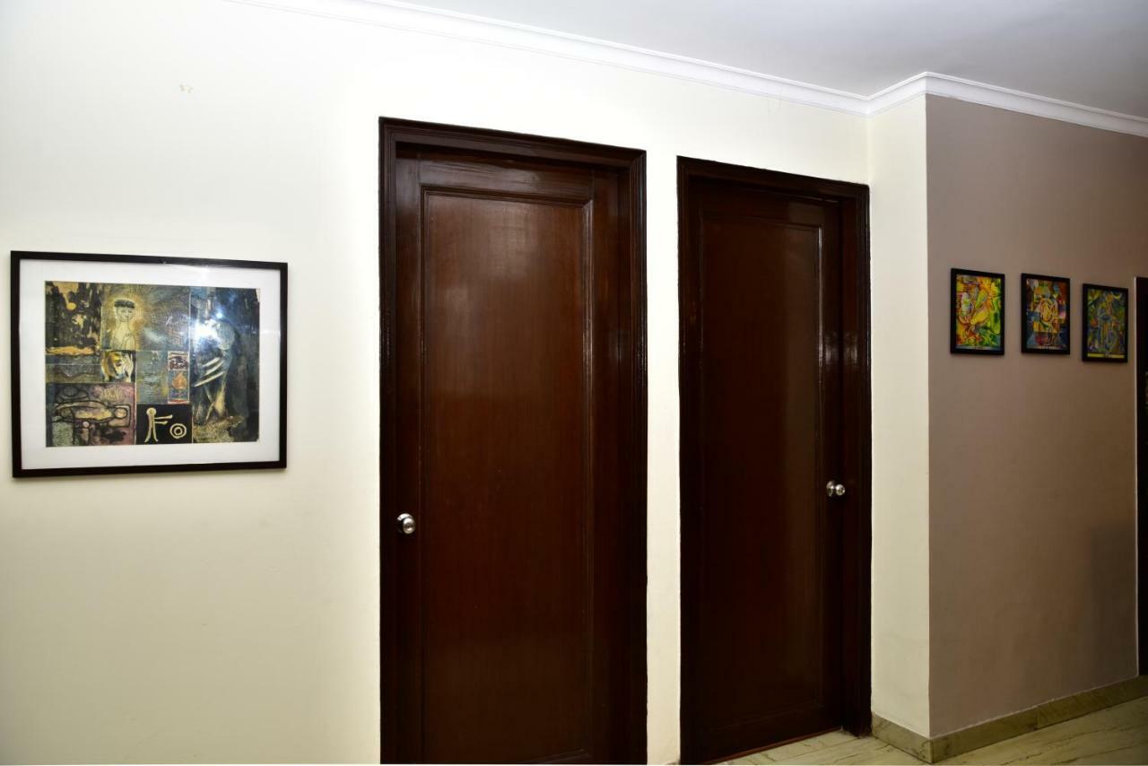 2bhk Comfortable Furnished Serviced In Hauz Khas - Woodpecker Inn New Delhi