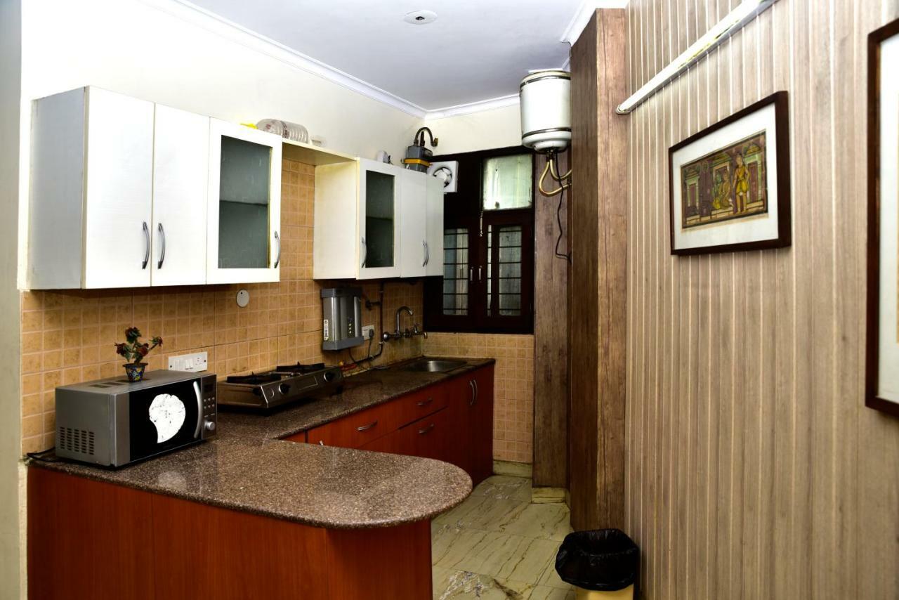 2bhk Comfortable Furnished Serviced In Hauz Khas - Woodpecker Inn New Delhi